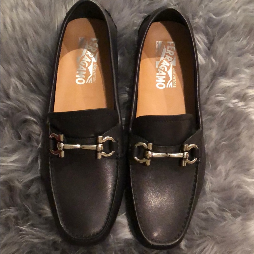 Stunning Ferragamo Flats -New With Tags - Picture 1 of 8